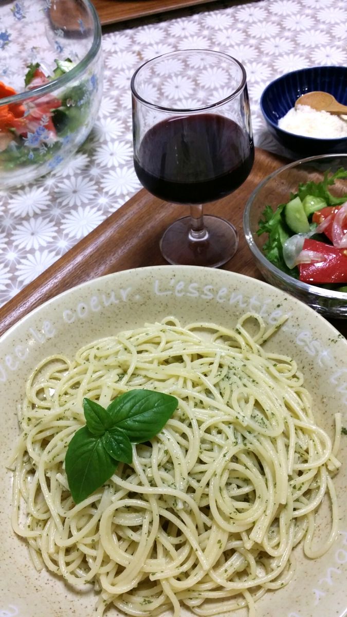 バジルを使ってジェノベーゼのパスタを夕飯に。 簡単、爽やか、美味しいパスタ料理に