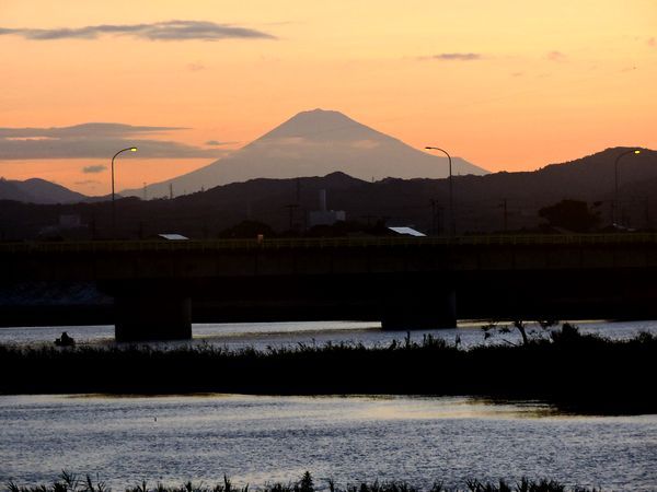 朝焼けと富士山  2019.08.12 早朝・河口公園から