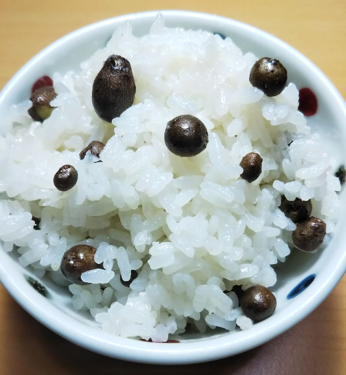 むかご② ご飯と一緒に炊いてみました🎵塩少々で味付け。初めて食べるのに、何だか懐か