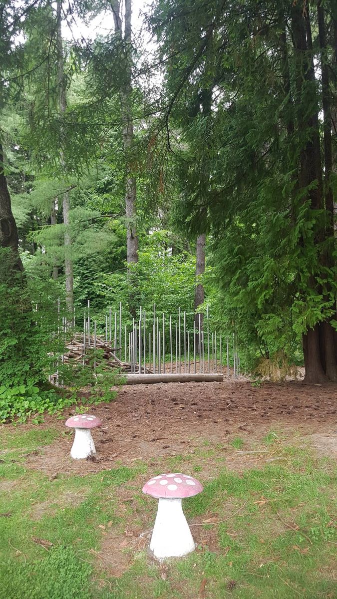 とても広い自然公園のお子様エリア 雨模様なのでほとんどひとがいなかった