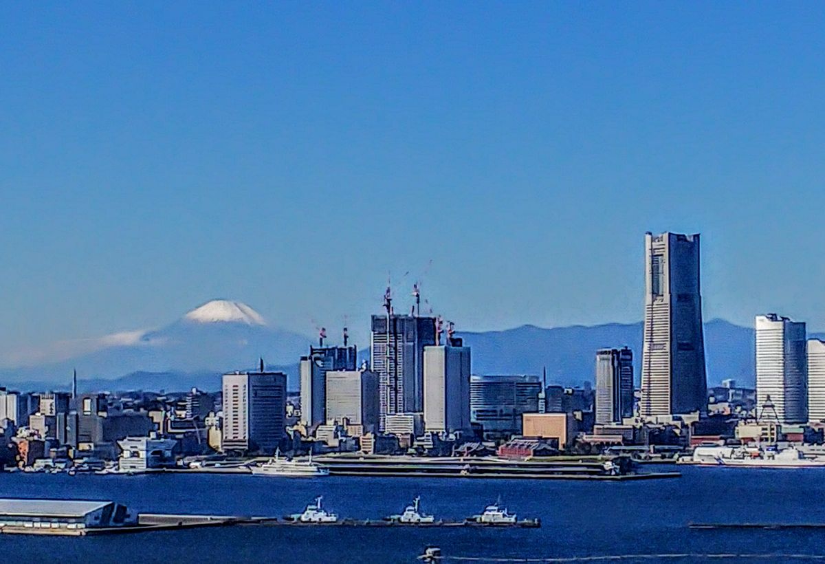 羽田空港行きのバスから横浜ベイエリア