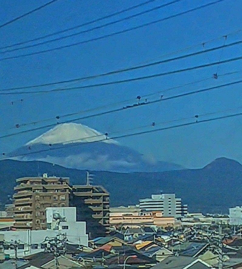 車窓から見える富士山🗻
