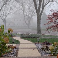 ハロウィーンの雪。お昼ごろ太陽が出て...