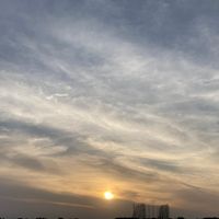 15日夕方も太陽は下の雲に入ってしまい...