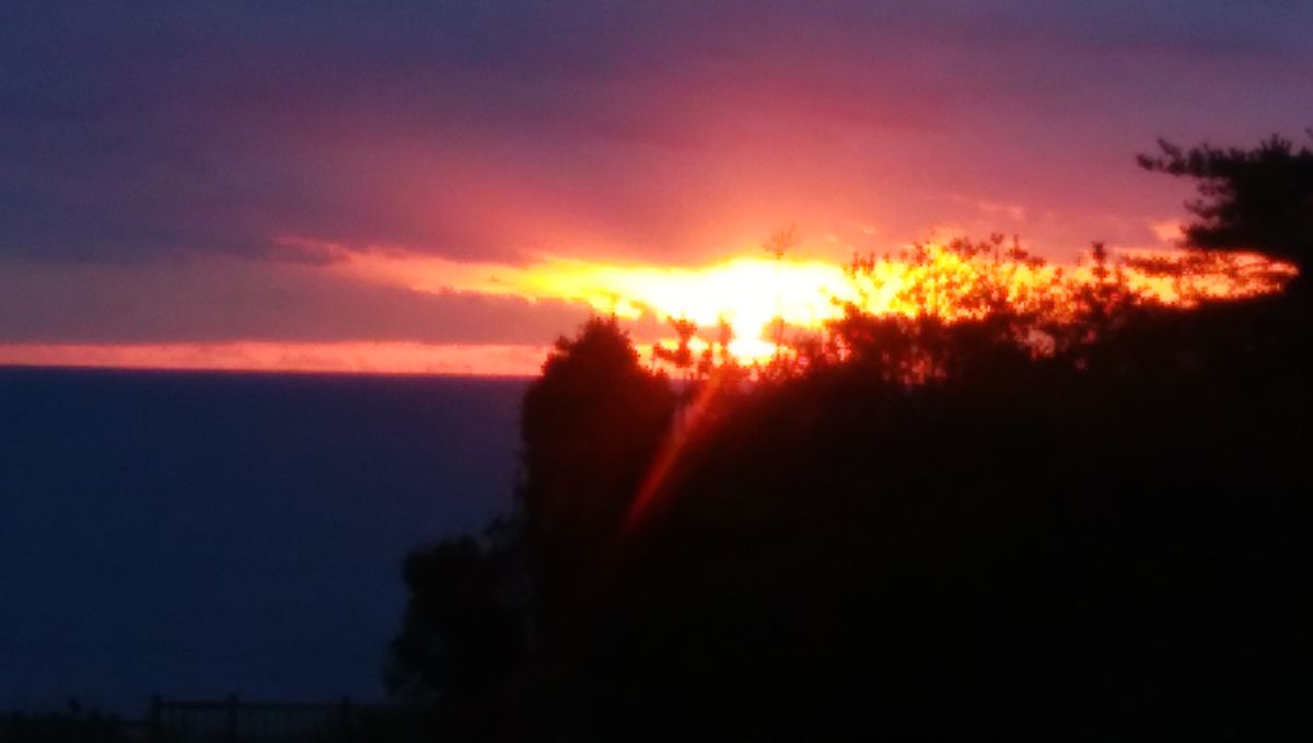 昨日♨️にきました🎶 今朝の日の出🌄です。 場所は太平洋！ いわき市小名浜からの眺望で