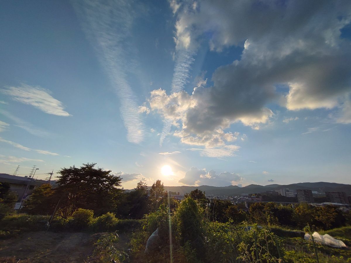 9月12日の夕方の空   畑より