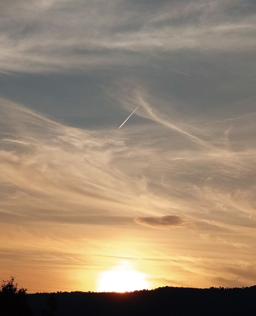 9月13日の日没前の空   畑より