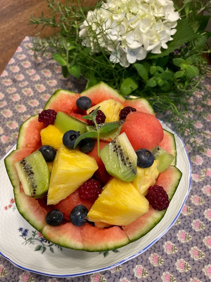 ブラックベリーを入れたフルーツバスケット🍓🥝🍉&朝仕事&手土産ブーケ💐&種から育てた苗とナーセリーズさんへ