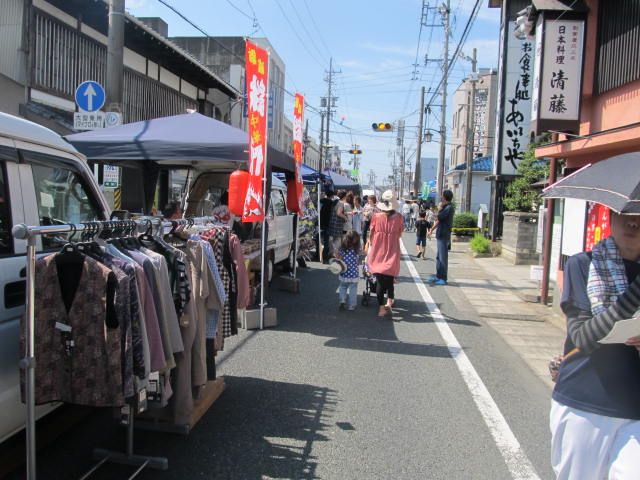 「軽トラ市」に出かけてみました