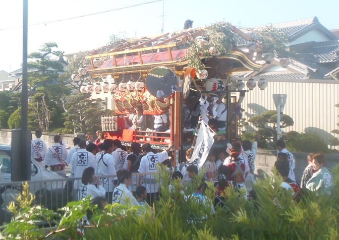 祭だワッショイ。障子張り替えも完了。