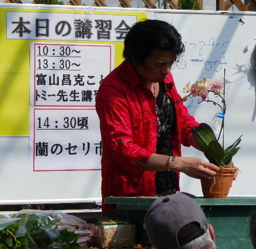 昨日は、農マル園芸　吉備路農園でトークショーをしておりました。