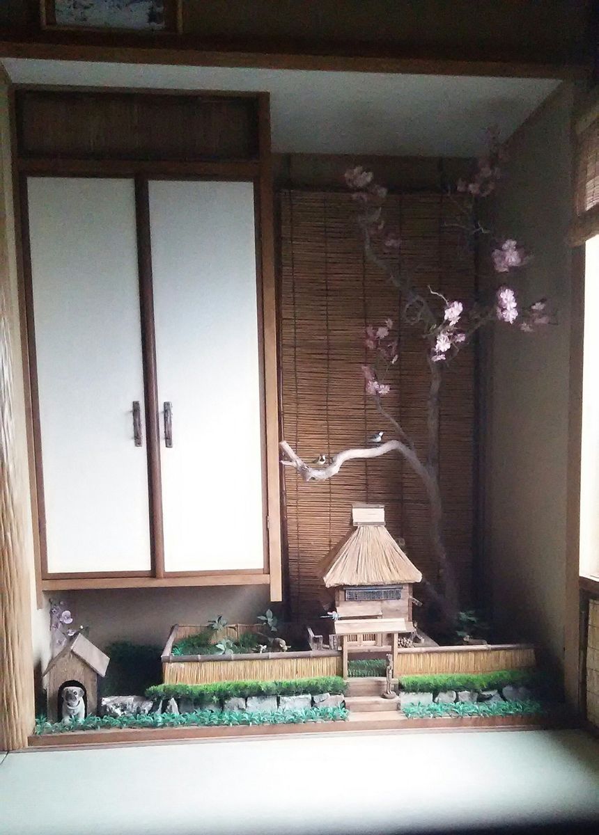 茅葺き屋根の家&桜