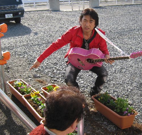 園芸の基礎と演芸の実践。