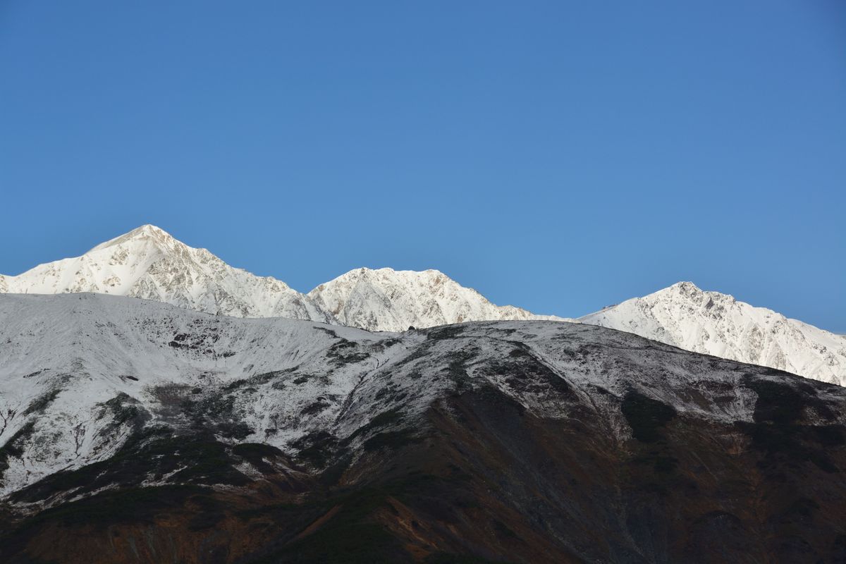 冠雪の北アルプス。秋どころか冬・・・