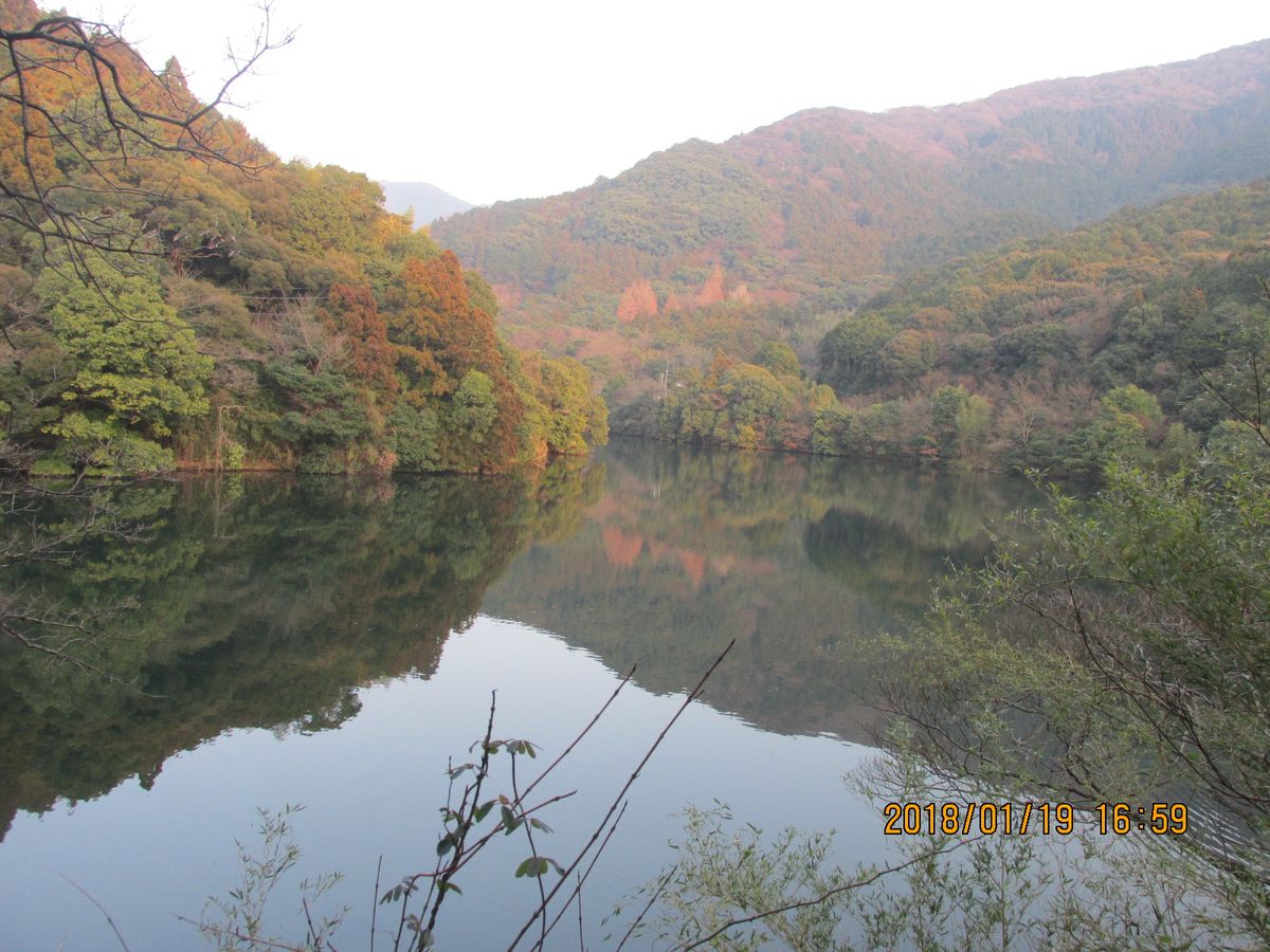 ダム湖初歩き