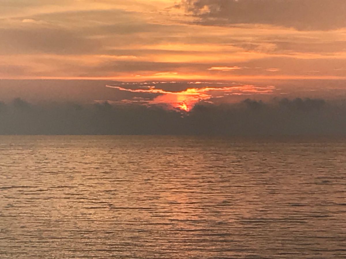 昨日の夕陽と温泉と桃