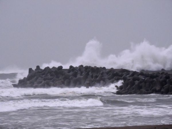 怒涛の波。ウォーキングMS⑥234日目(2059日)