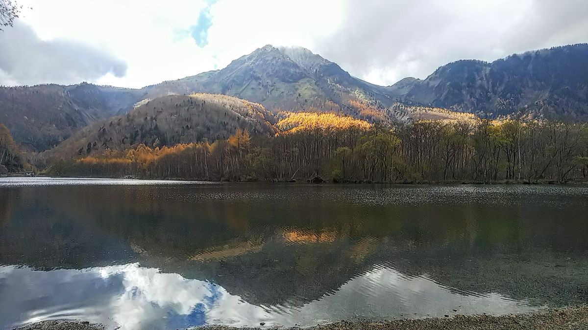 上高地は秋いろ🍁大正池から