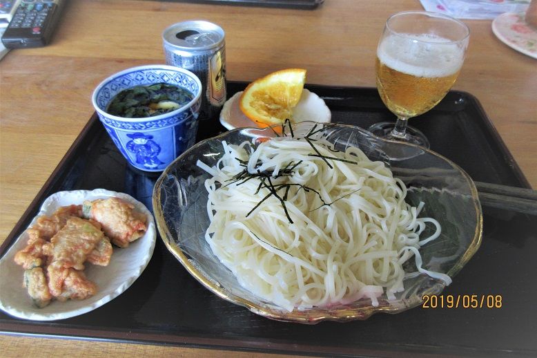 本日のお昼は、素麺・唐揚げそして、天ぷらに『ダイダイ』の香で味わう。