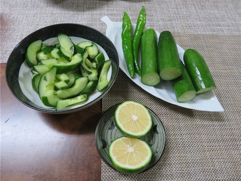 野菜の収穫食卓で