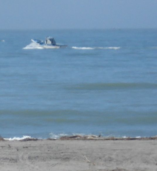 砂浜海岸を歩く