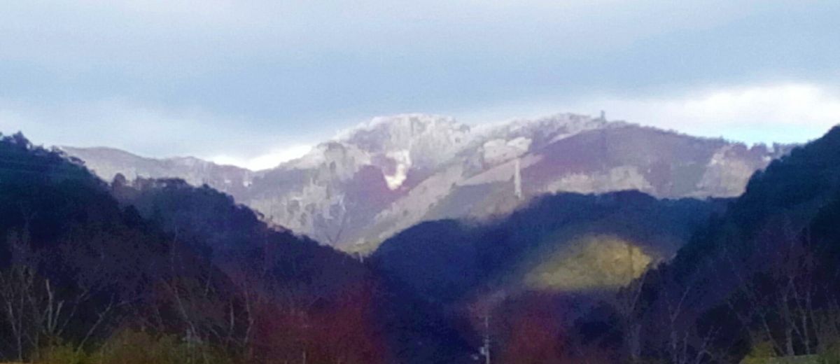 この冬初の冠雪❄