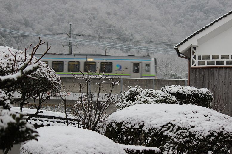 窓越しの雪景色2