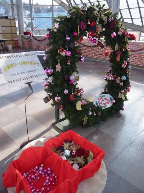 サンタ見～つけた！新潟県立植物園「クリスマス展」