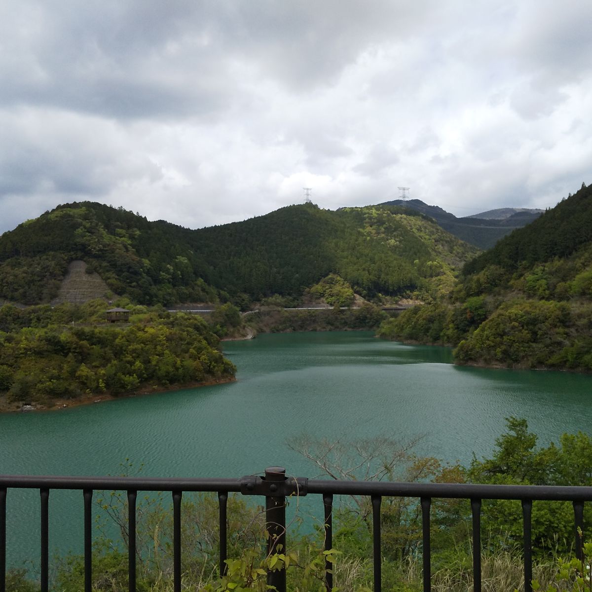 雨の前に。