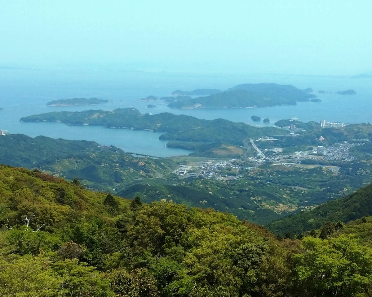 美しい風景と空飛ぶ魔女！？