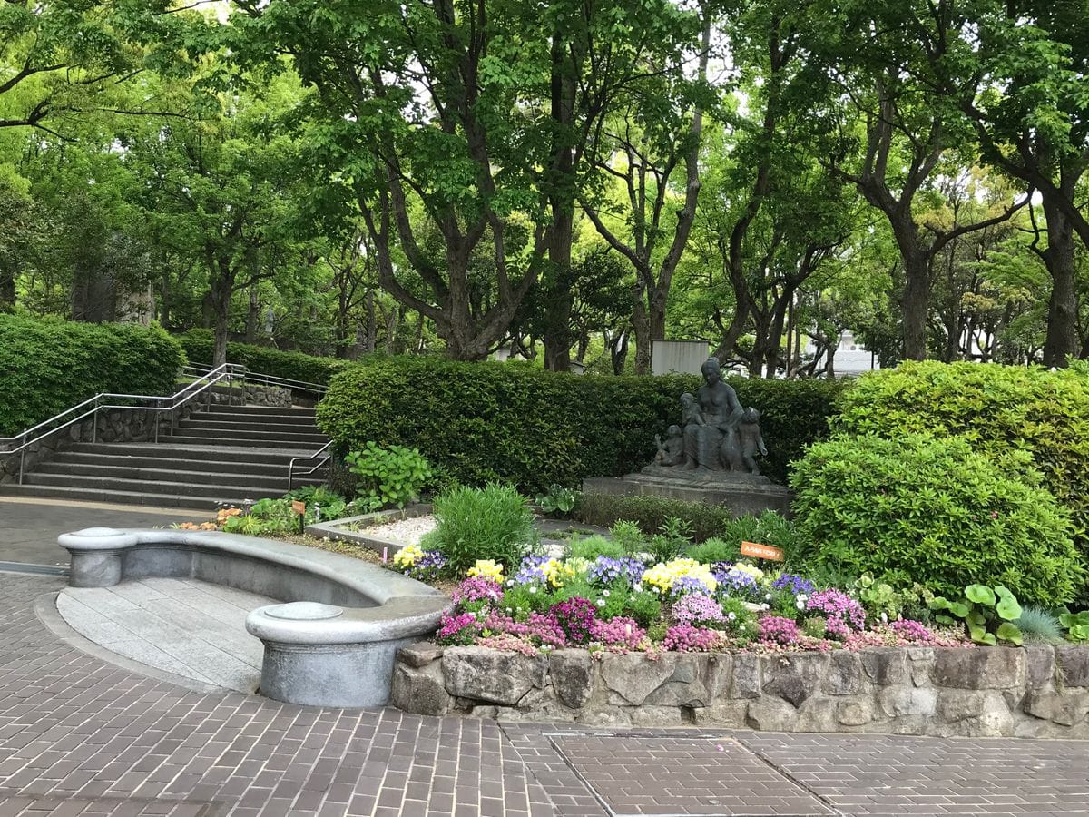 大倉山公園文化ホール前花壇