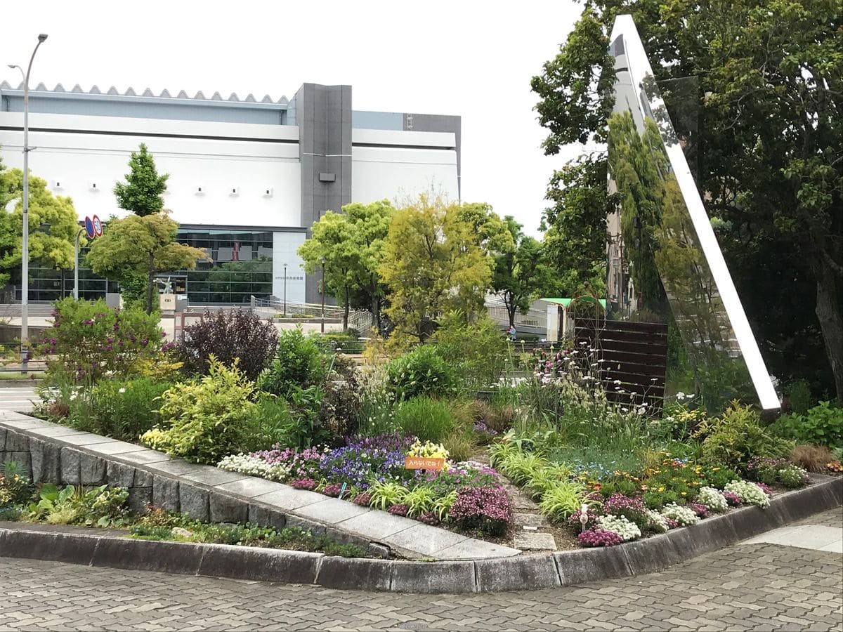 大倉山公園文化ホール前花壇