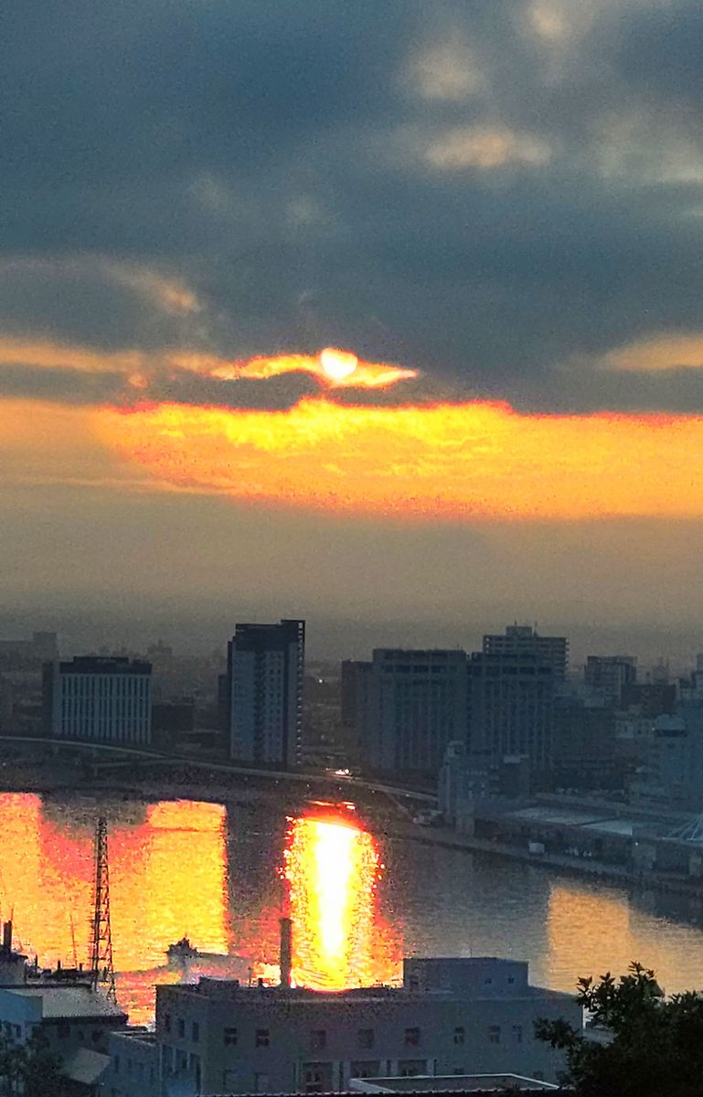 雲の中の日の出