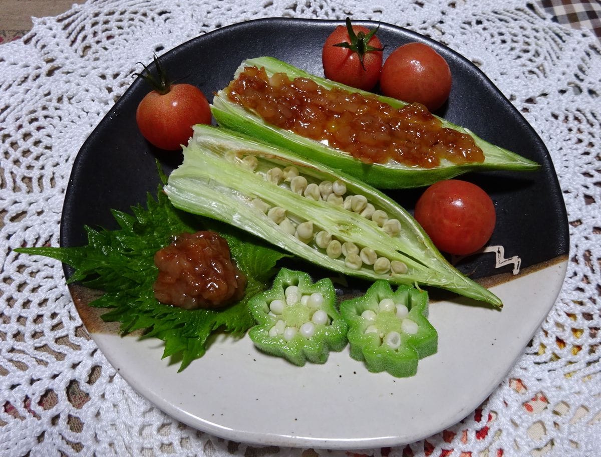 昨日の夕飯（オクラ）（虫の写真あり）