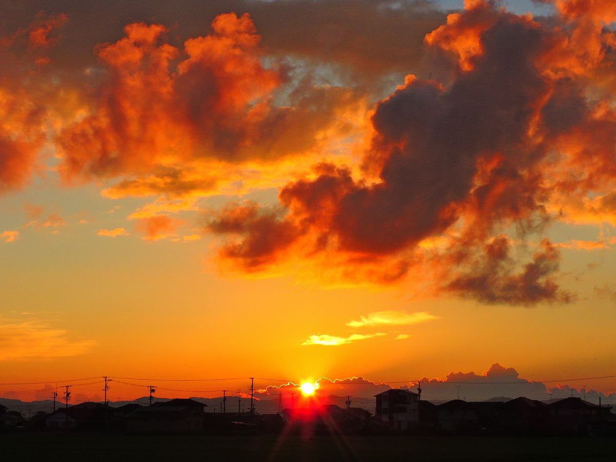 火事のような朝焼け雲