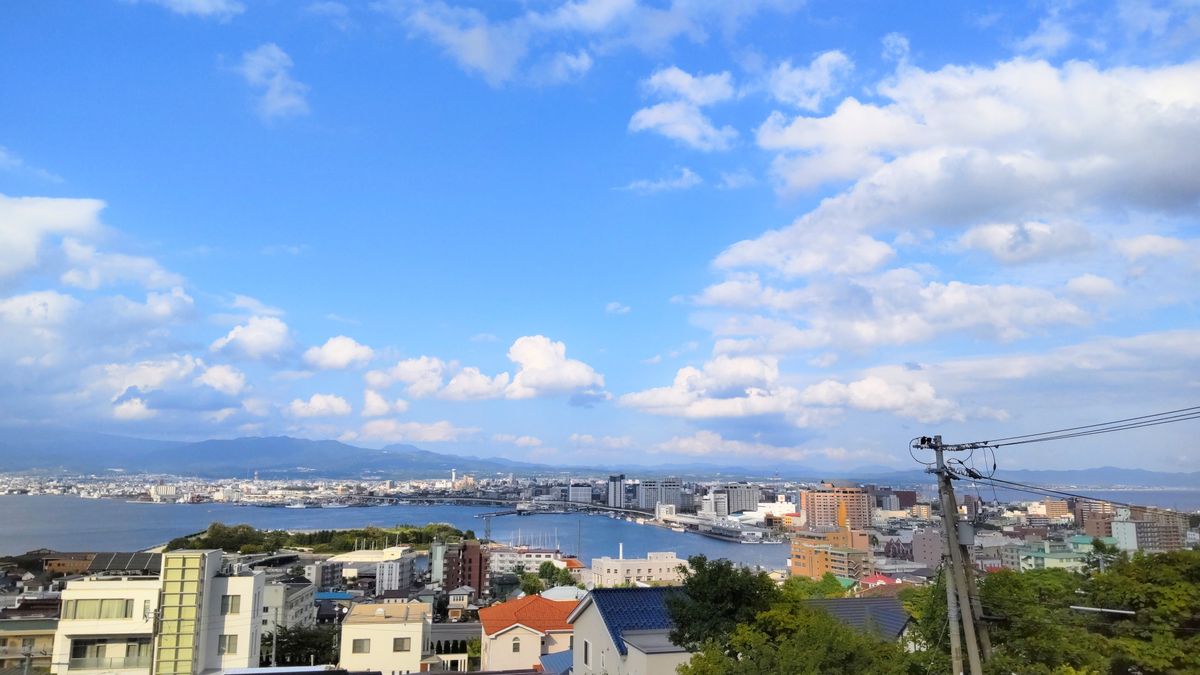 青空の白い雲☁️