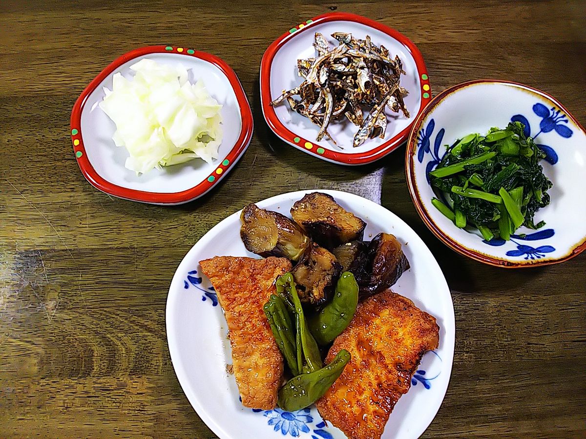   ごまめ ・炊きたて お赤飯