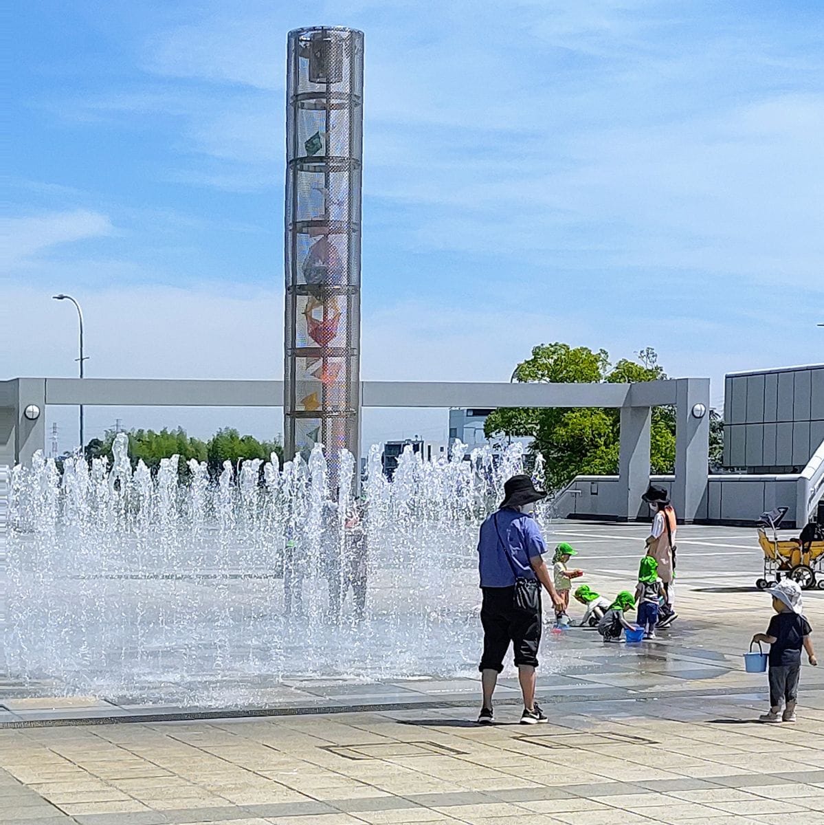 公園への道すがら。