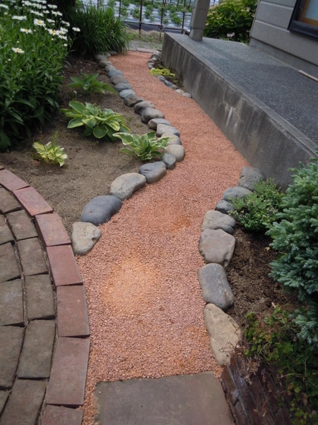 固まる土で小道を作りました 幅50セン 庭のdiy のアルバム みんなの趣味の園芸