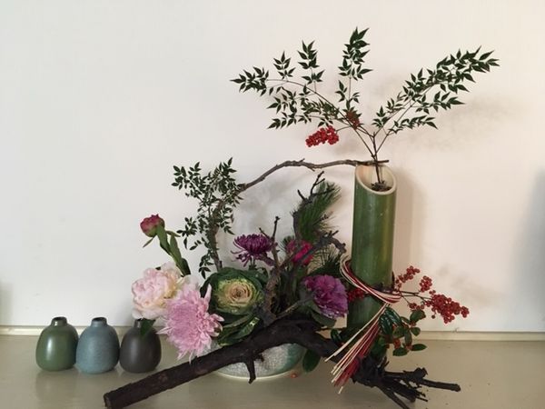 お正月の生け花です 南天 葉牡丹 芍 フラワーアレンジメント のアルバム みんなの趣味の園芸 Id