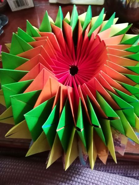 折り紙万華鏡を孫と作ってしまいました 写真1枚目 ひきちゃんさんの日記 みんなの趣味の園芸 04 12